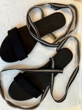 Rothy’s Lace Up Sandals Size 10 Black Tan Wrap Tie Ankle Strappy Summer